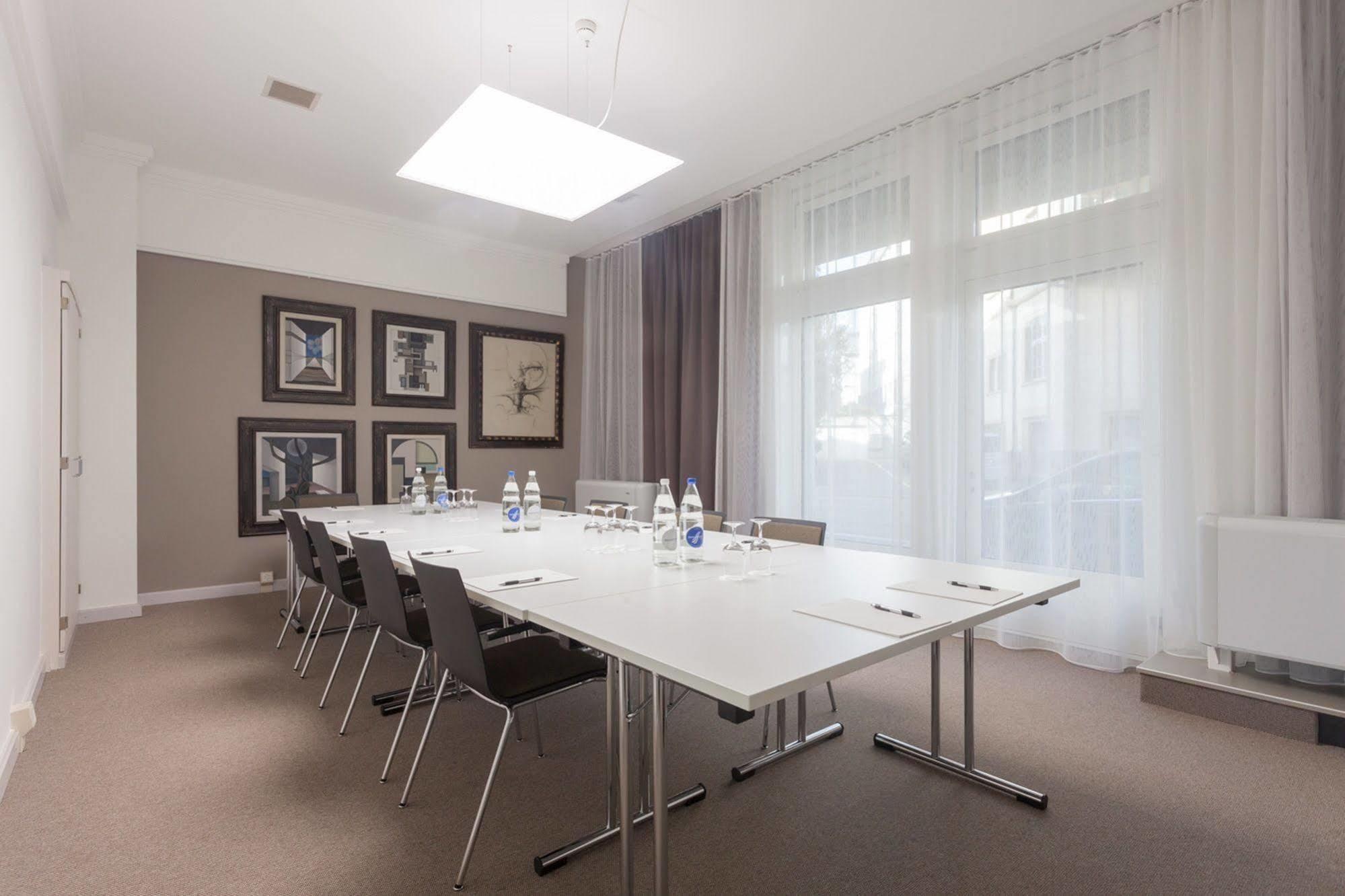 Otel Ema House 4*